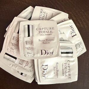 Dior Capture Totale Super Potent Serum - 16 Sample packets